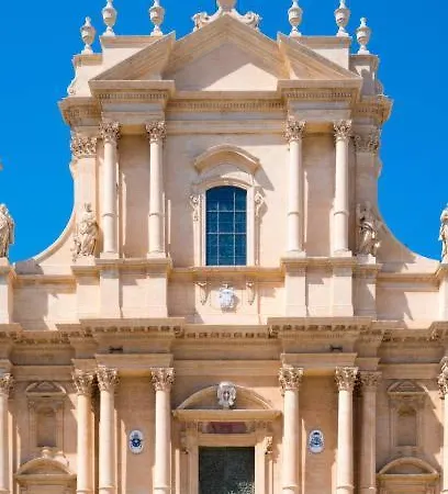 Casa Mastro Ntonio Holiday home Lido di Noto